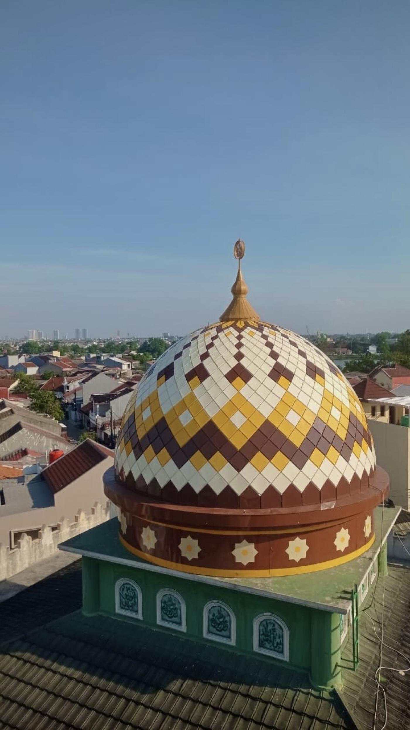 Kubah coklat kuning putih motif klasik – Jaya Kubah