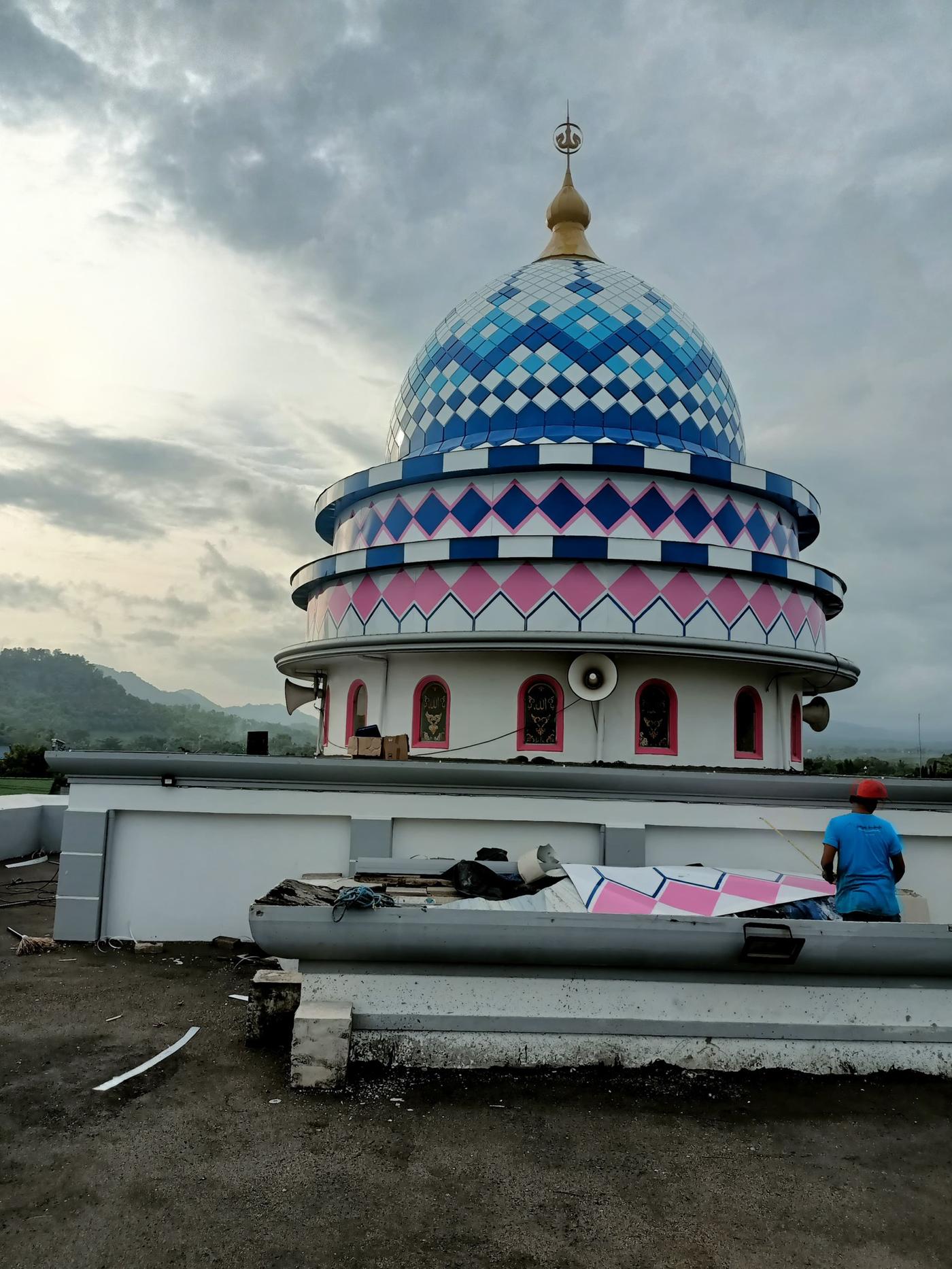 Kubah biru pink putih unik – Jaya Kubah